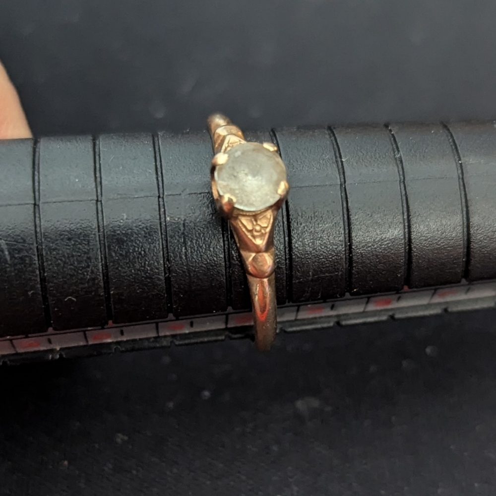 10 K Lorie Elegant Gold Ring with Stone